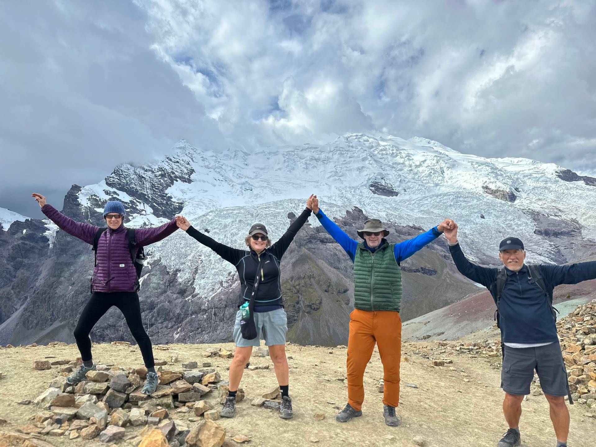Path in the heights of the Mountain of Colors